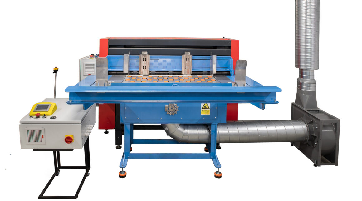 stół podajnika rolkstół podajnika rolkowego z podsysem